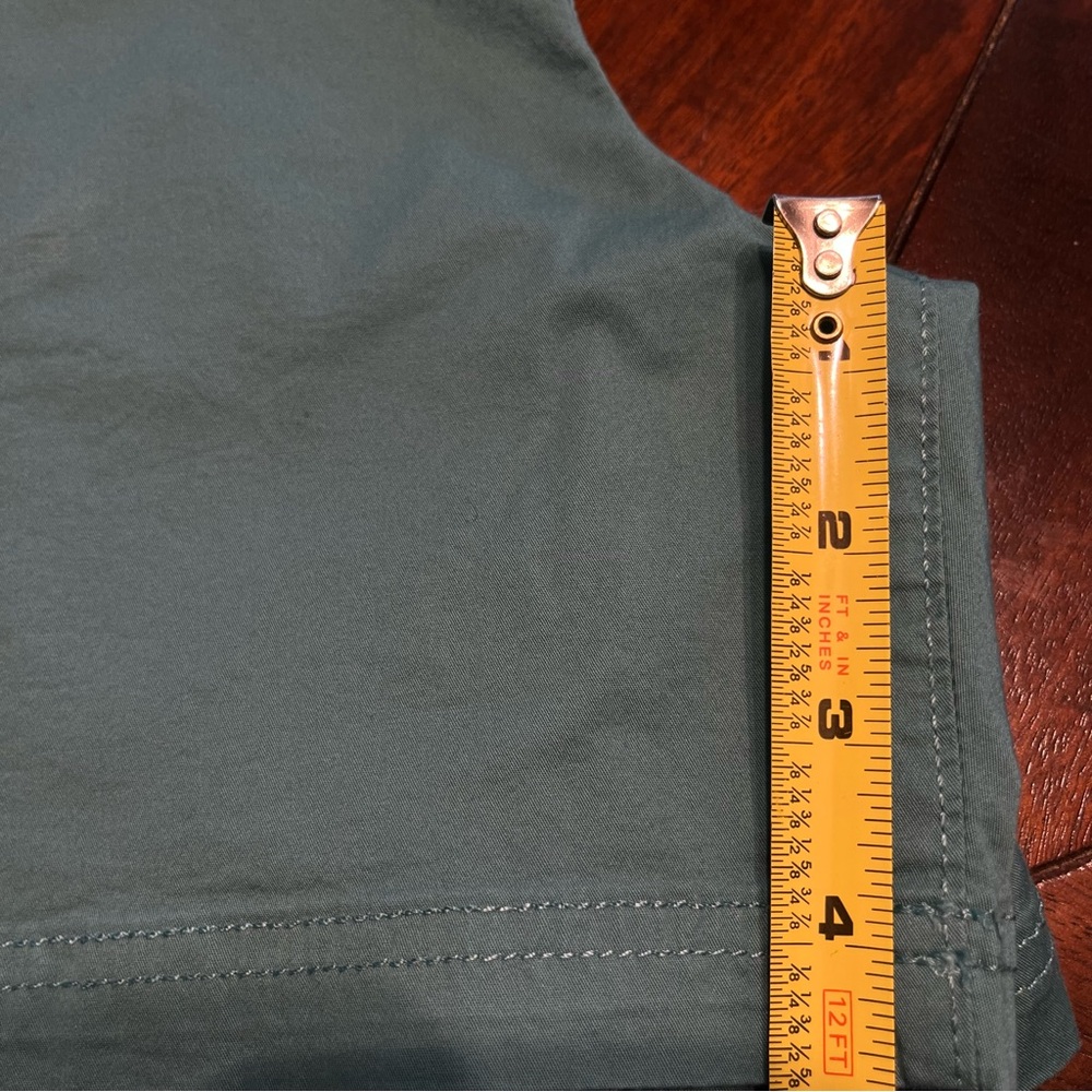 Women’s Eddie Bauer Teal Shorts - Picture 6 of 6